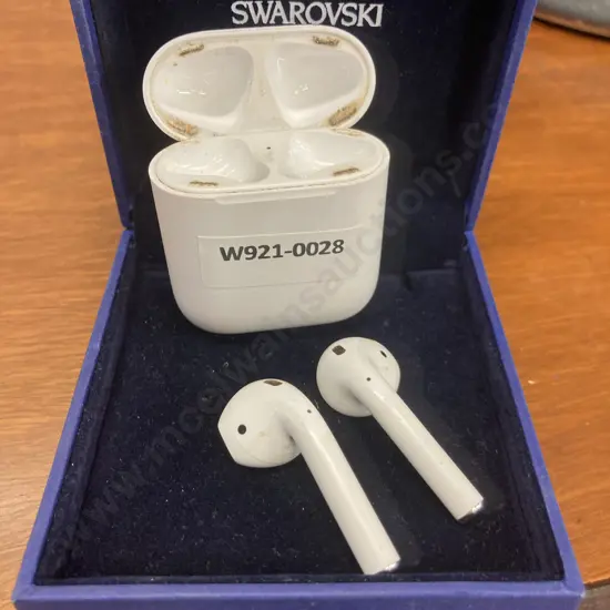 Apple AirPods With Charging Case (Model A1602)